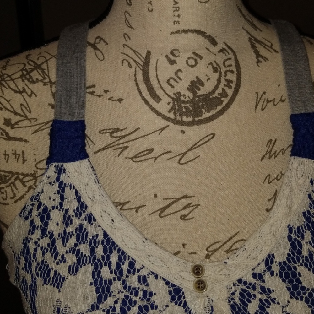Adorable Rewind Top Size Medium - Picture 6 of 6